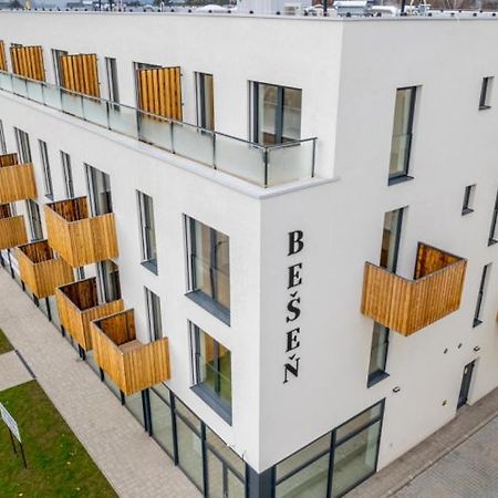 Apartman Nad Riekou Bešeňová Esterno foto