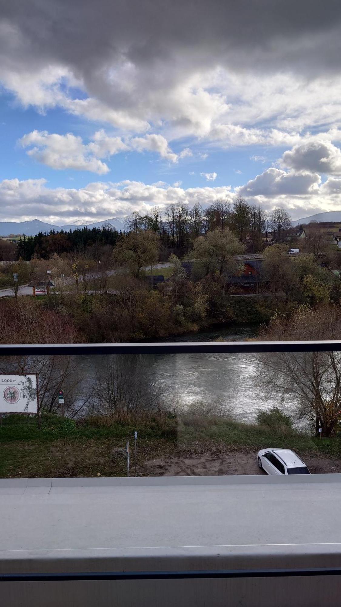 Apartman Nad Riekou Bešeňová Esterno foto