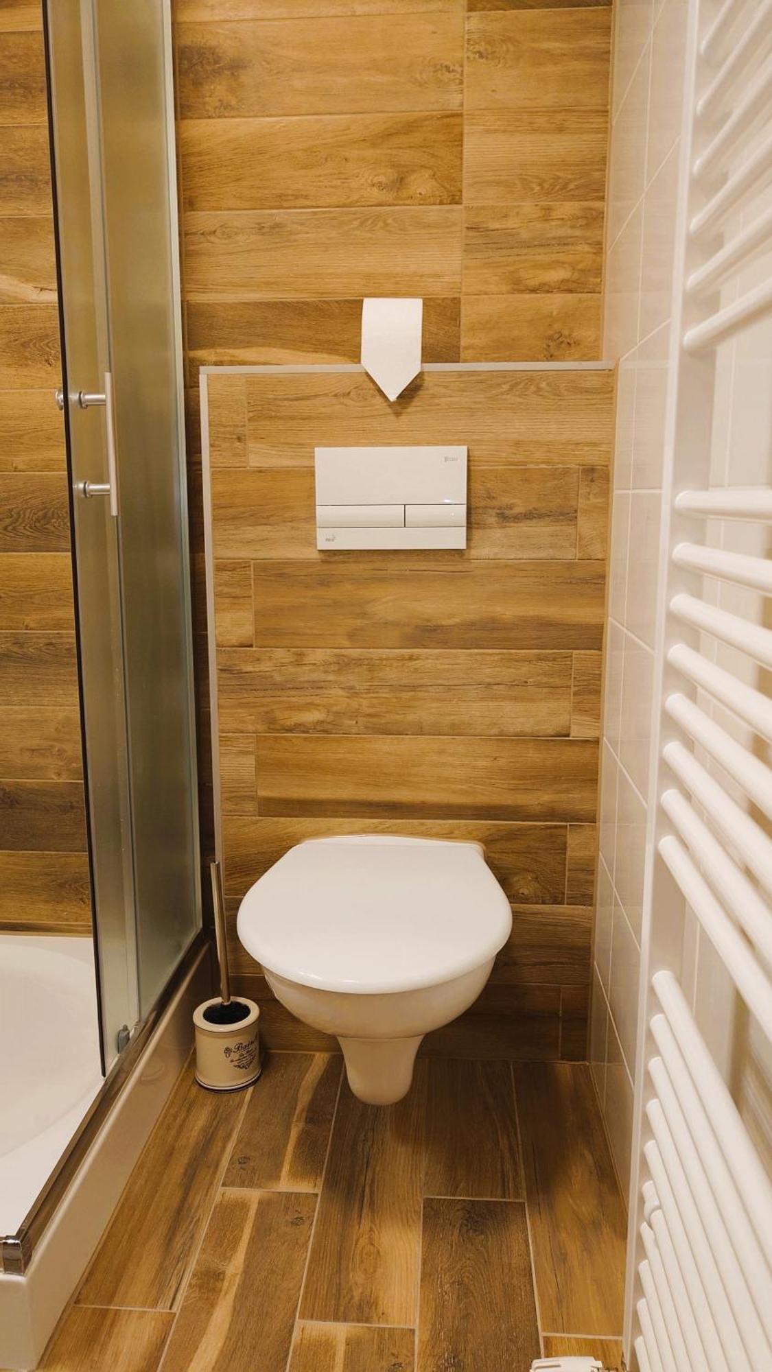 Apartman Nad Riekou Bešeňová Esterno foto