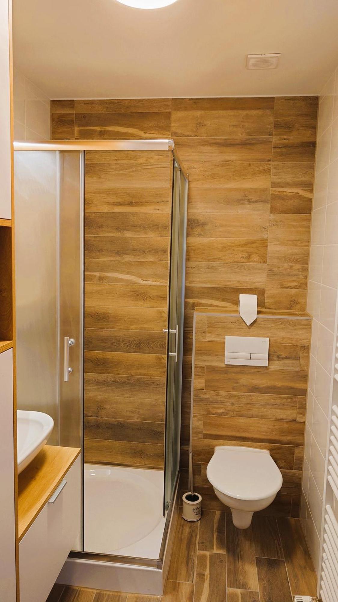 Apartman Nad Riekou Bešeňová Esterno foto