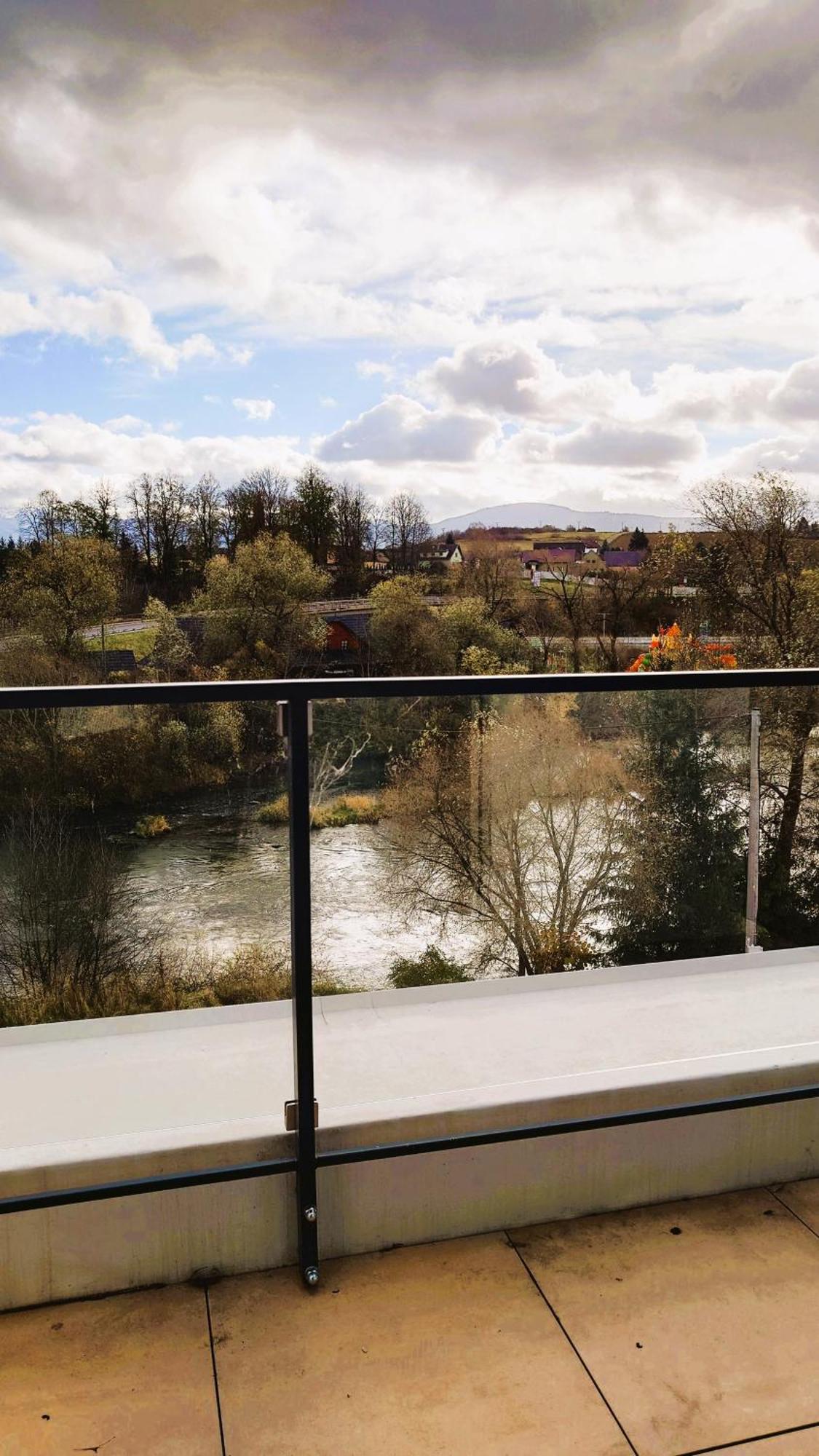 Apartman Nad Riekou Bešeňová Esterno foto