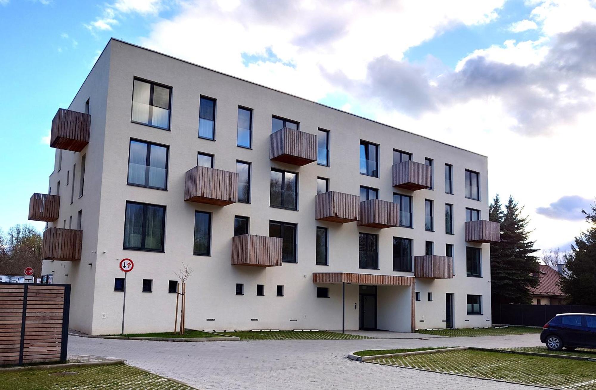 Apartman Nad Riekou Bešeňová Esterno foto